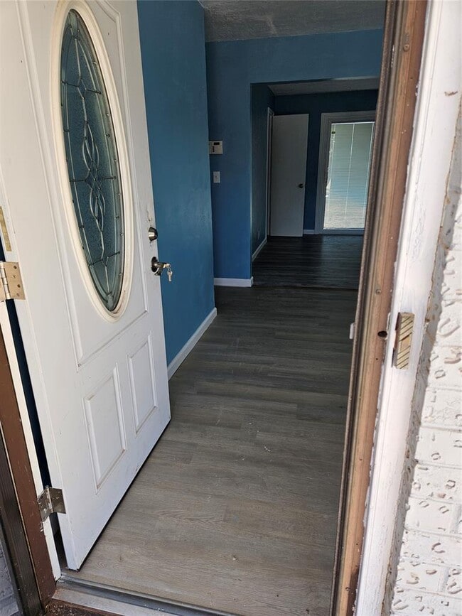 Building Photo - 33096 Squaretop Rd