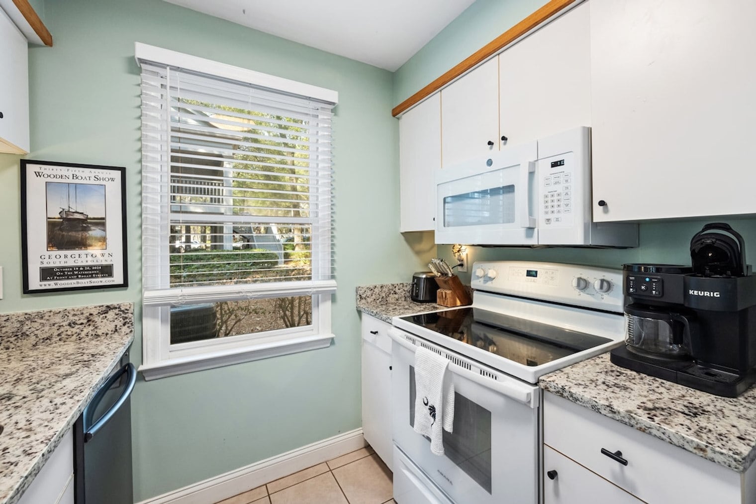 Building Photo - 141 Weehawka Way