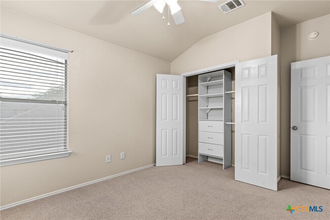 Building Photo - 5405 English Oak Dr