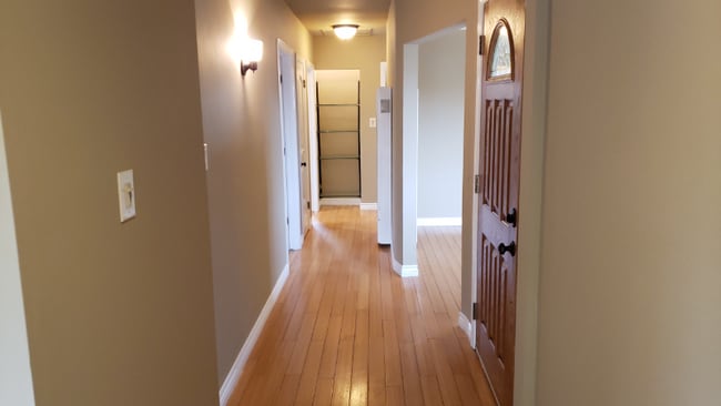 Building Photo - 1435 S Sierra Bonita Ave