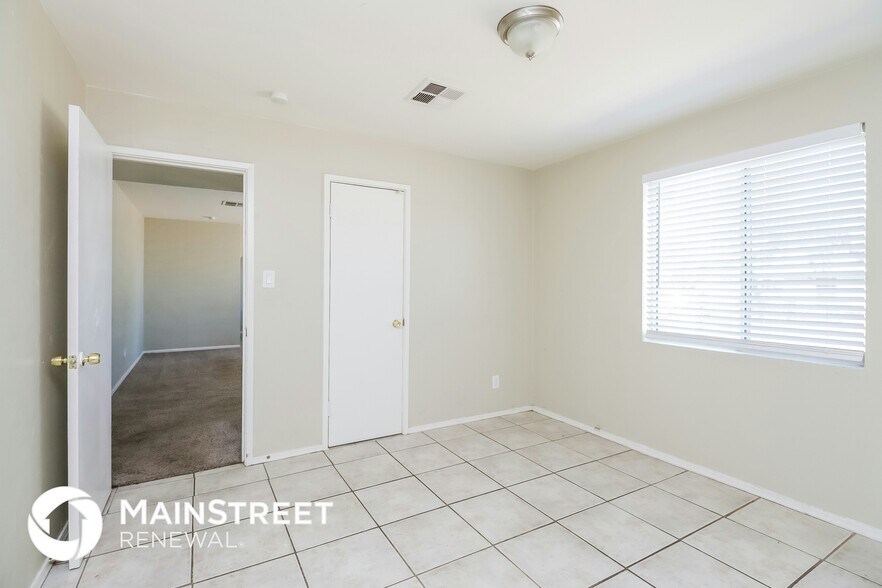 Building Photo - 2235 E Nancy Ln