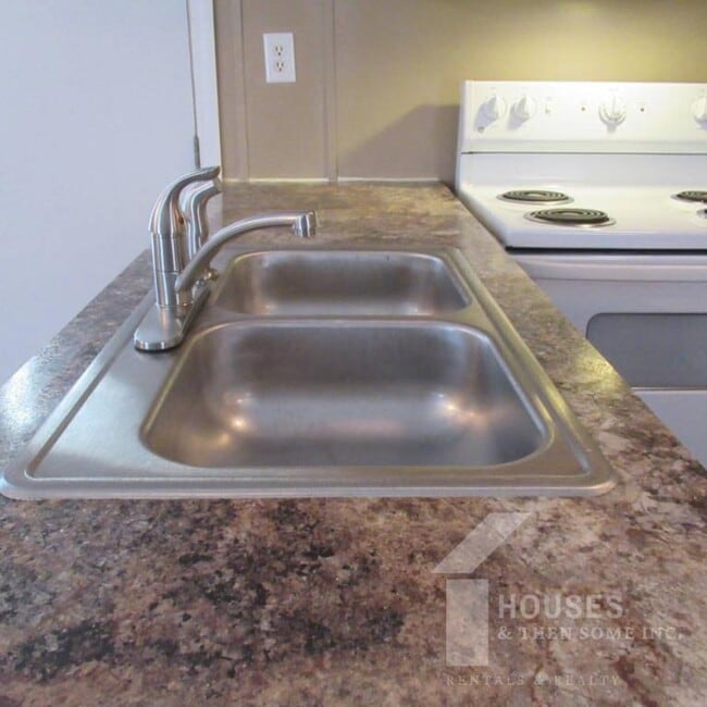 Building Photo - 1395 New Cut Rd