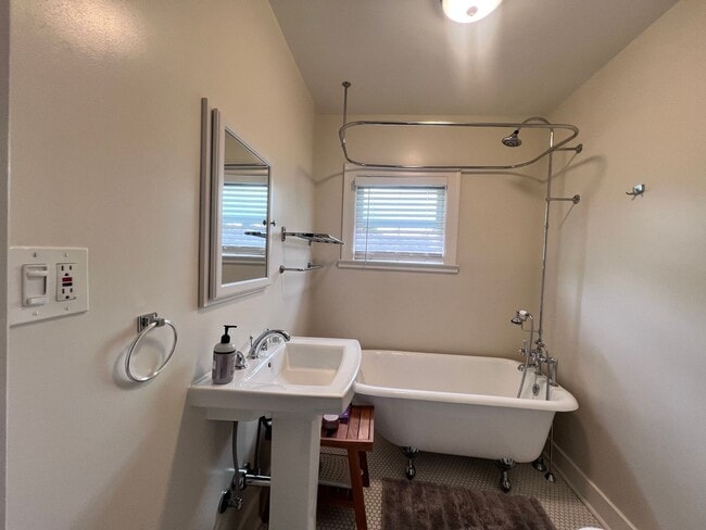 Building Photo - $1,000 MOVE IN SPECIAL!!! Fully Updated Home in San Leandro Available for Rent!!