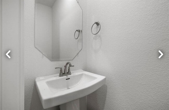 Building Photo - 104 Cherry Sage Cv