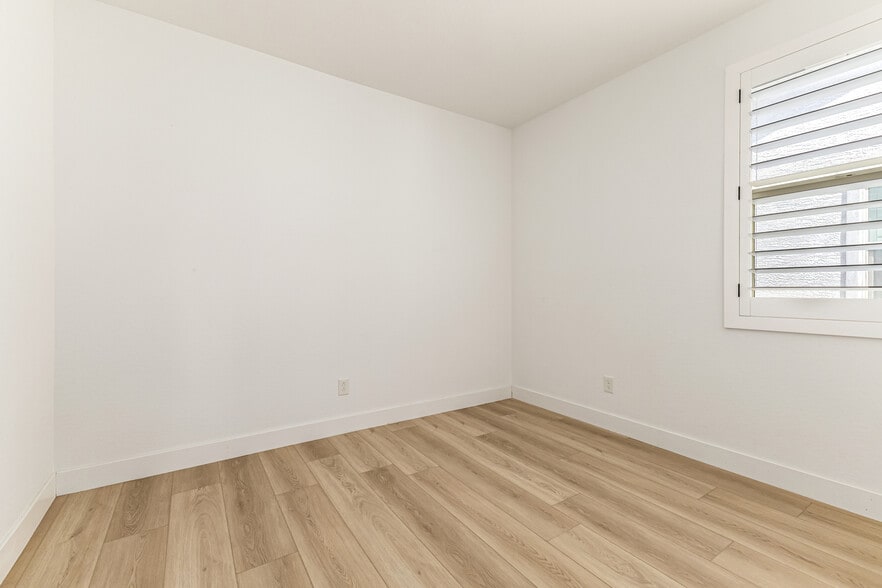 Building Photo - 20954 E Mayberry Rd