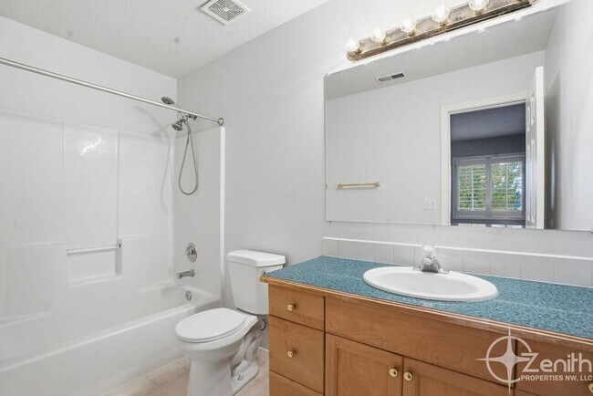 Building Photo - 5322 NE 69th Cir