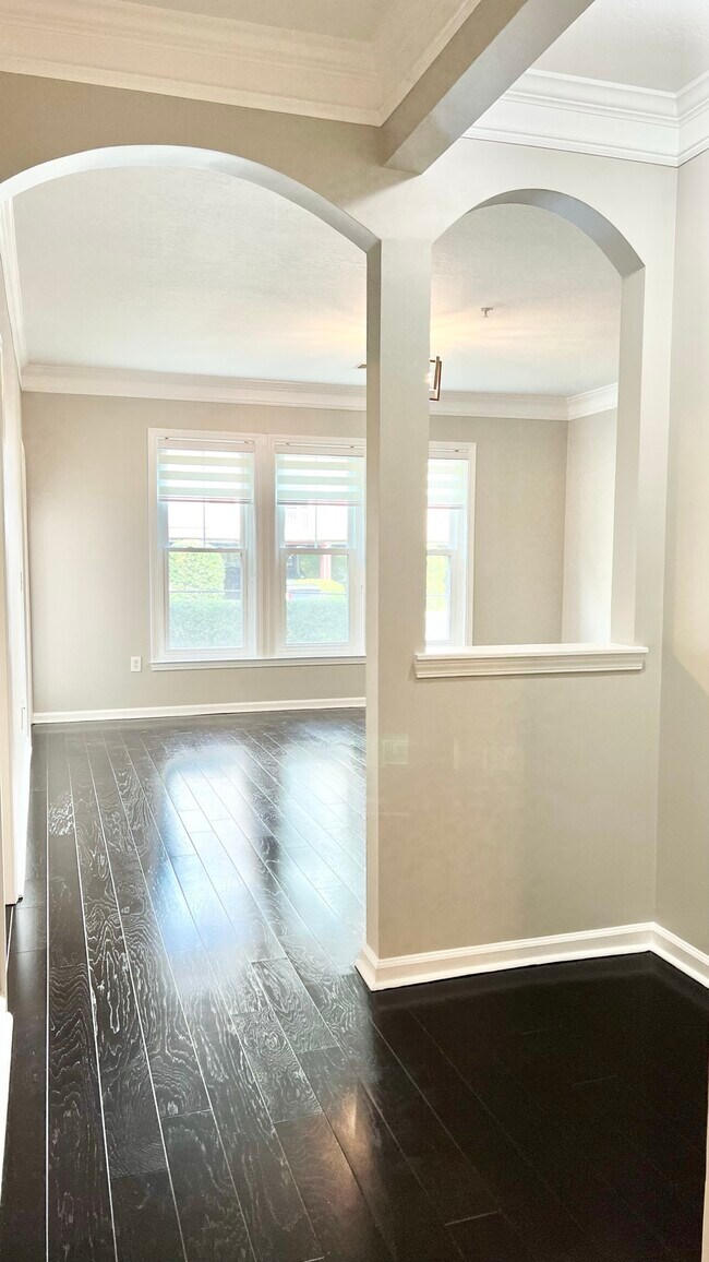 Building Photo - 1850 Cotillion Dr