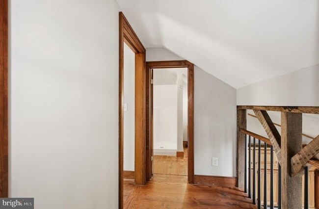 Building Photo - 27 E Broad Way