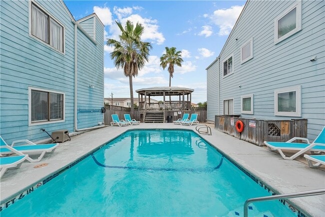 Building Photo - 15010 Leeward Dr