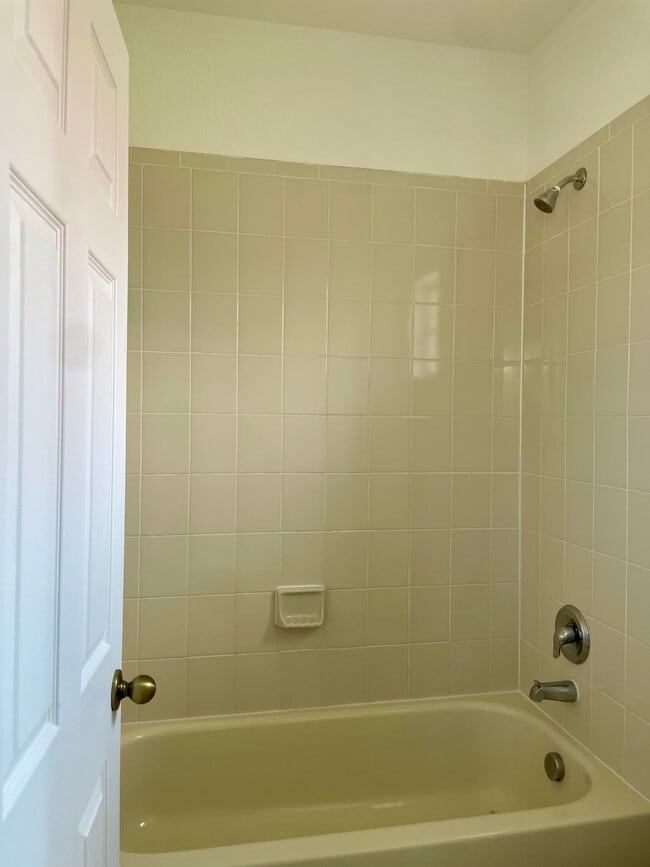 Building Photo - 5119 SE Mariner Garden Cir