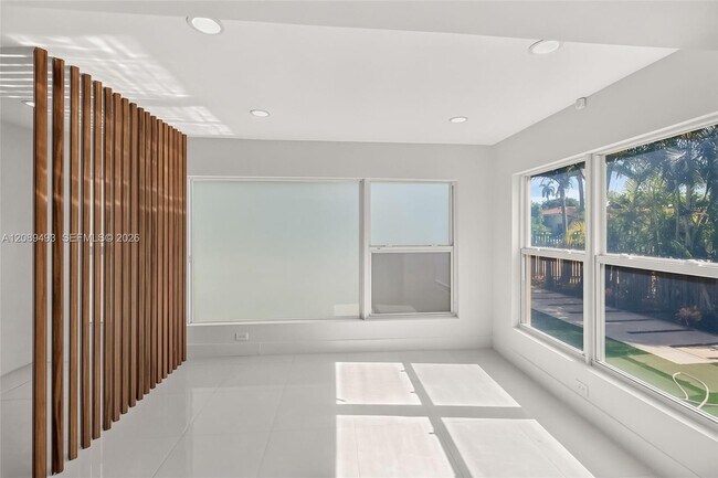 Building Photo - 2180 SW 20th St