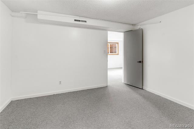 Building Photo - 411 Redwood Dr