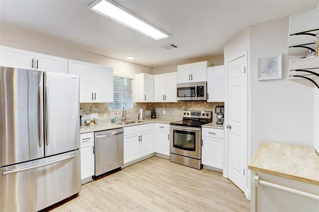 Building Photo - 4802 Walden Cir