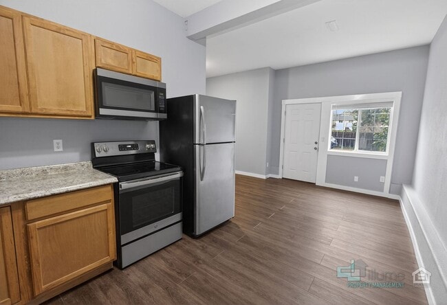 Building Photo - 1-Bed/1-Bath Cozy Living in the Heart of Sandy