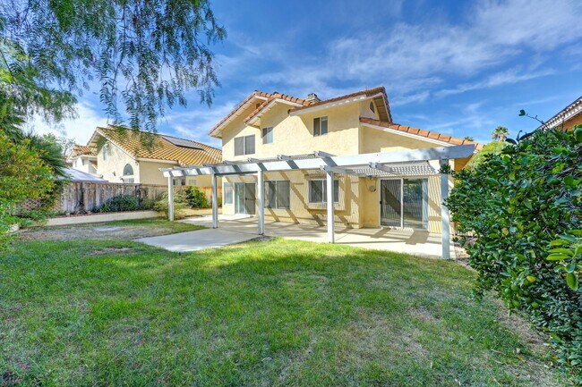 Building Photo - CHARMING HOME IN TEMECULA 3 BD/2.5 BA | OV...