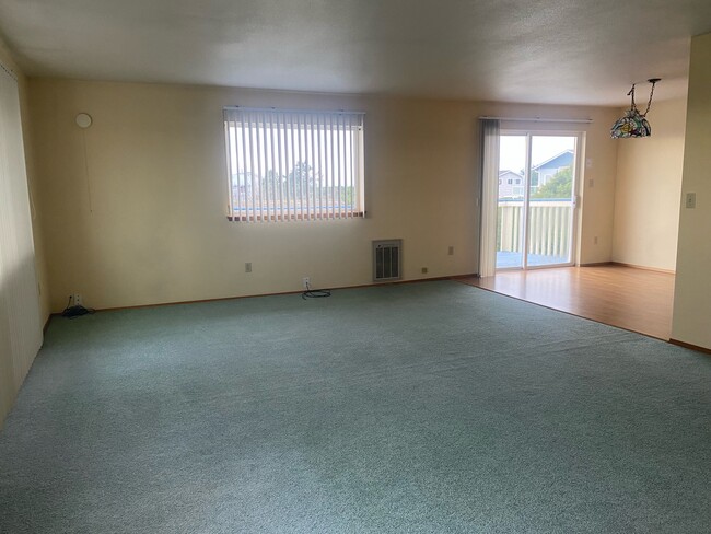 Building Photo - 934 Starfish Ct SW