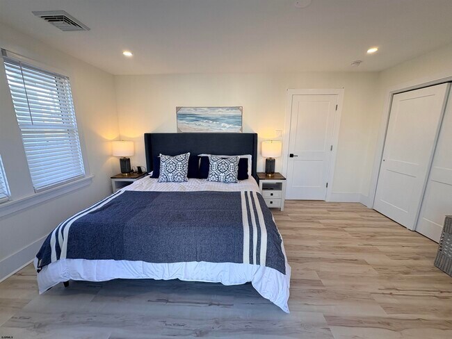 Building Photo - 6 N Jasper Ave