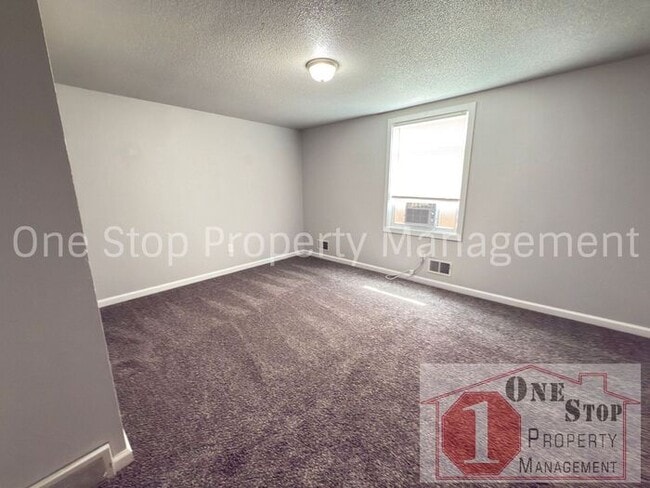 Building Photo - 3 bedroom, 1 bathroom duplex in Independen...