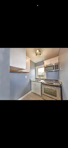 kitchen - 415 Weeden St