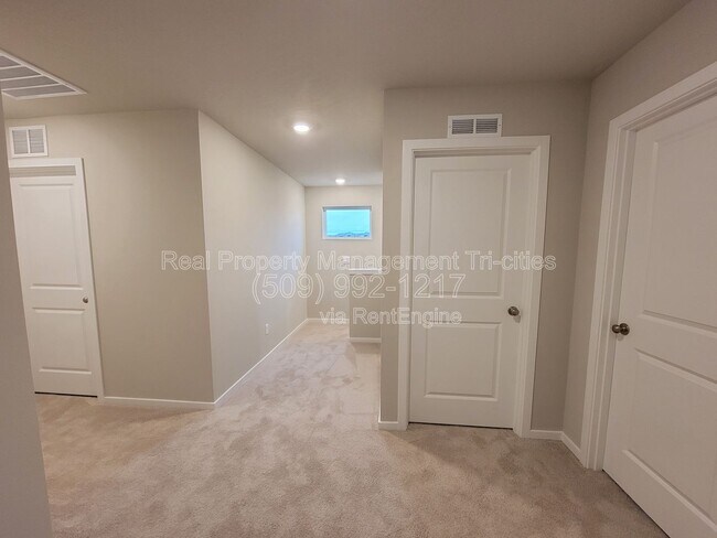Building Photo - 7752 Ranchland Ln