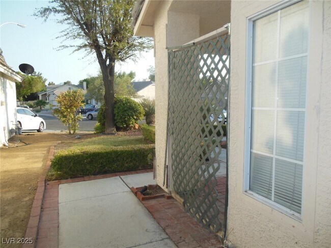 Building Photo - 2047 Angel Falls Dr