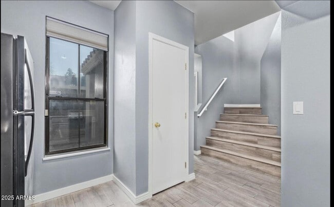 Building Photo - 280 S Elizabeth Way