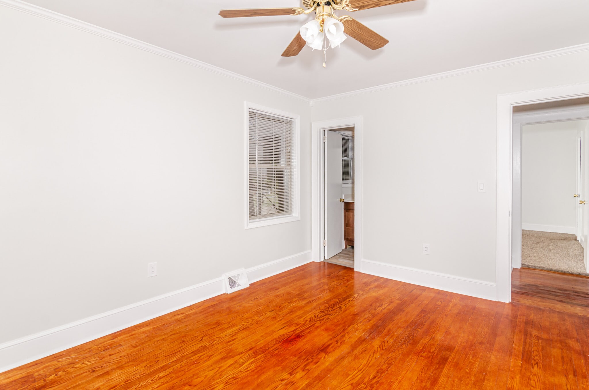 Building Photo - 1416 Hilltop Dr