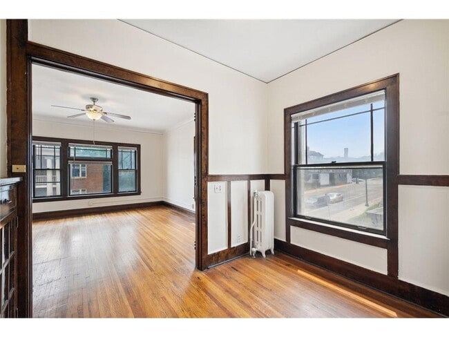 Building Photo - 1910 1st Ave S