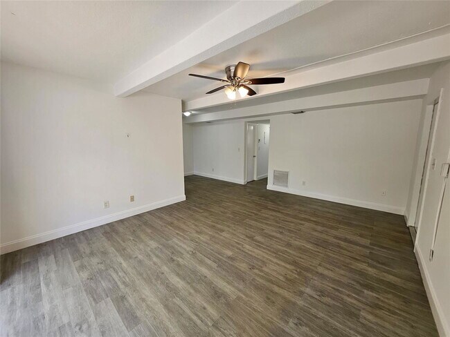 Building Photo - 1045 S Flagler Ave