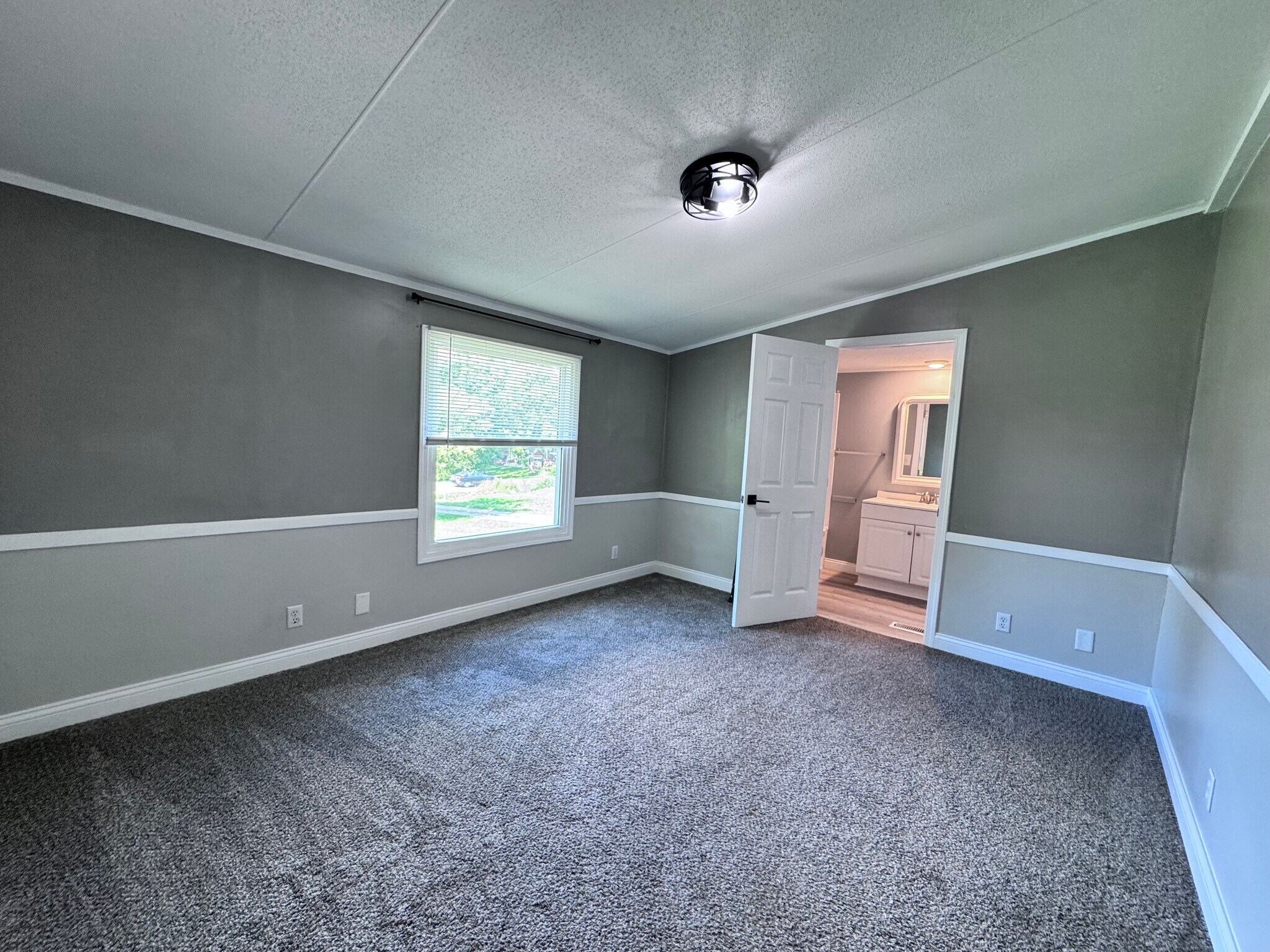 Building Photo - 2475 Freshour Rd