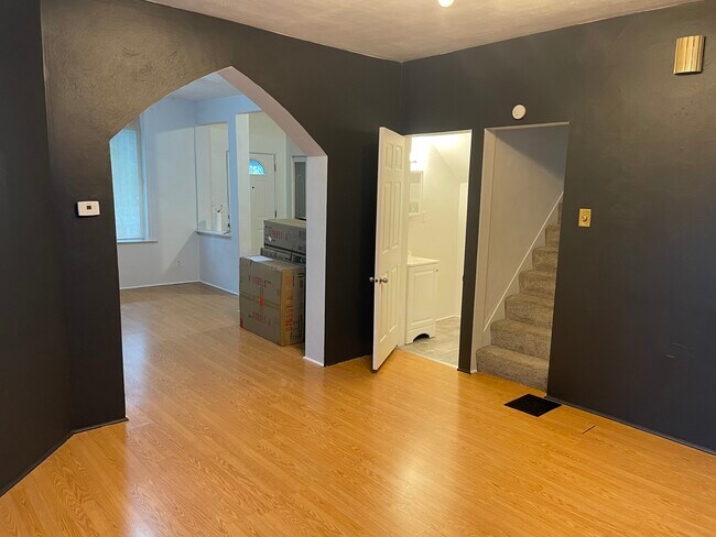 Building Photo - 501 Penn St