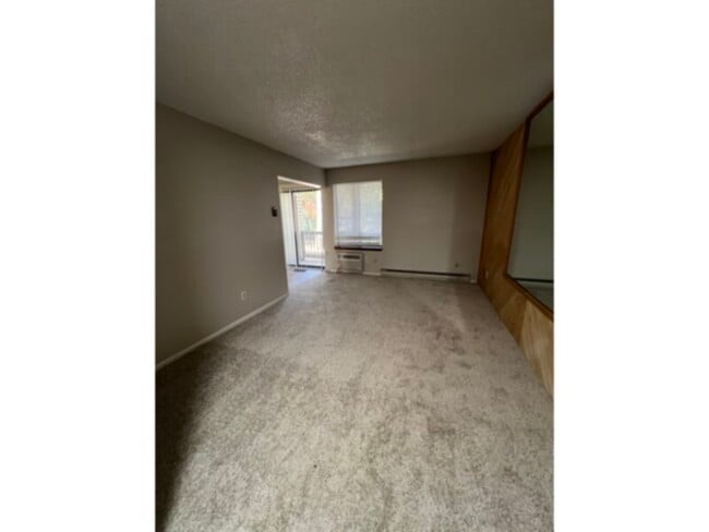 Building Photo - 14701 E Tennessee Dr