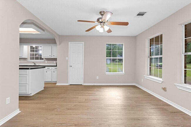 Building Photo - 13247 Cedar Ln