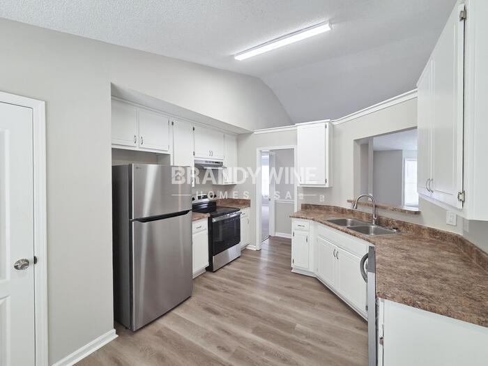 Building Photo - 10342 Commons Crossing