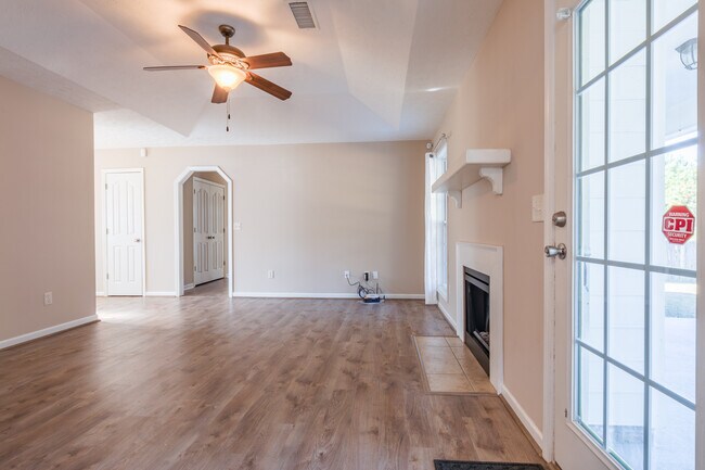 Building Photo - 413 Spurlin Ct