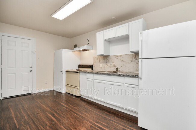 Building Photo - 4205 Phlox St