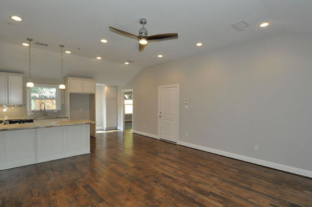 Building Photo - 2107 Hewitt Dr