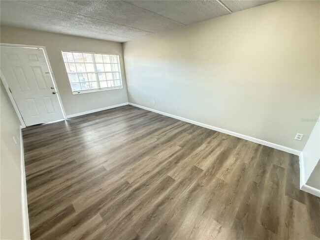 Building Photo - 1400 Eudora Rd