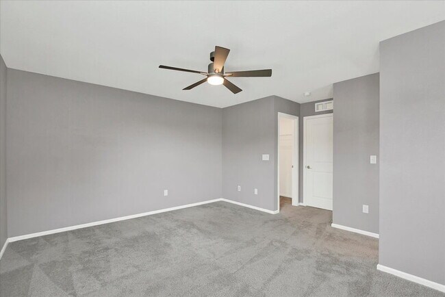 Building Photo - 9318 E 58th Dr