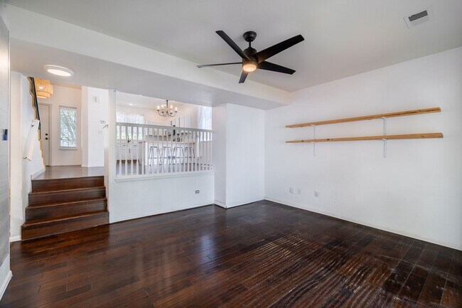 Building Photo - 4 Bed 3 Bath Located in Maple Hill Availab...