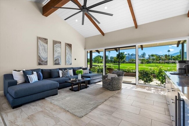 Building Photo - 48731 San Vicente St