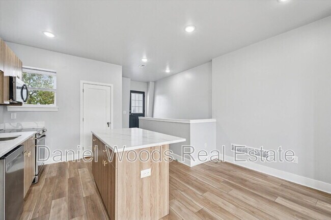 Building Photo - 1149 S 52nd St