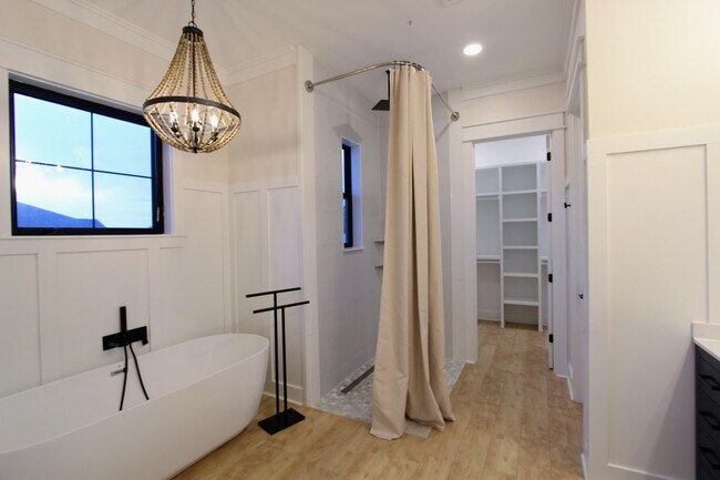Building Photo - 3116 Pinot Way