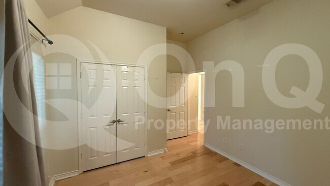 Building Photo - 9584 Park Garden Dr