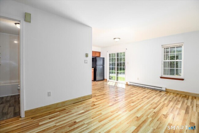 Building Photo - 171 Aspetuck Vlg