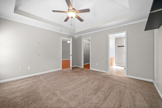 Building Photo - Pet Friendly Three Bedroom with Bonus!