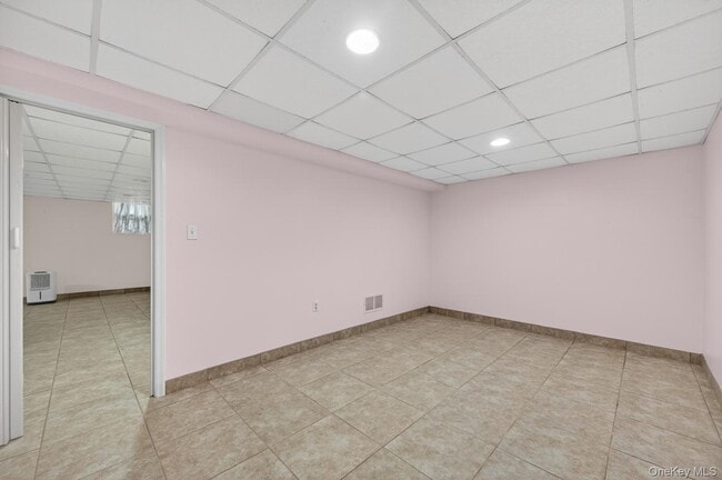 Building Photo - 68 Graywood Rd