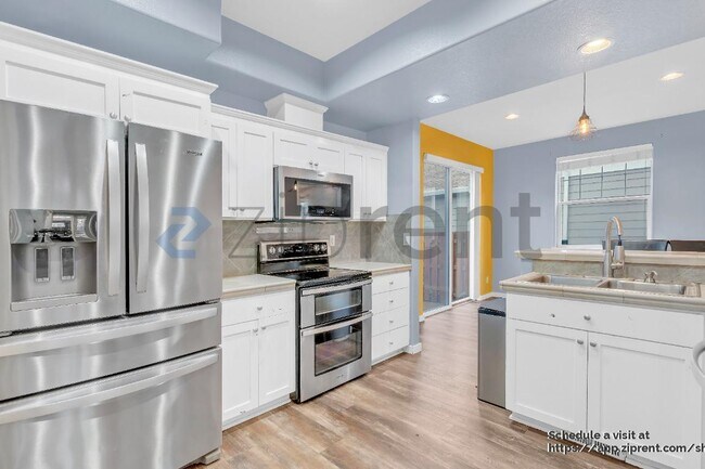 Building Photo - 5037 N Cecelia St