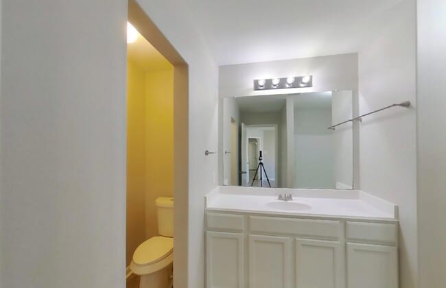 Building Photo - AVAILABLE NOW