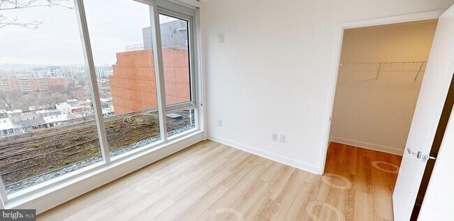 Building Photo - 1201 Half St SE